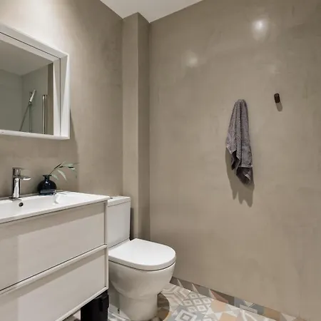 Malena - 3 Bedrooms And Terrace In Eixample Esquerra Barcelona
